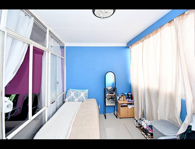 2.5 BEDROOM APARTMENT FOR SALE IN BEDFORD GARDENS